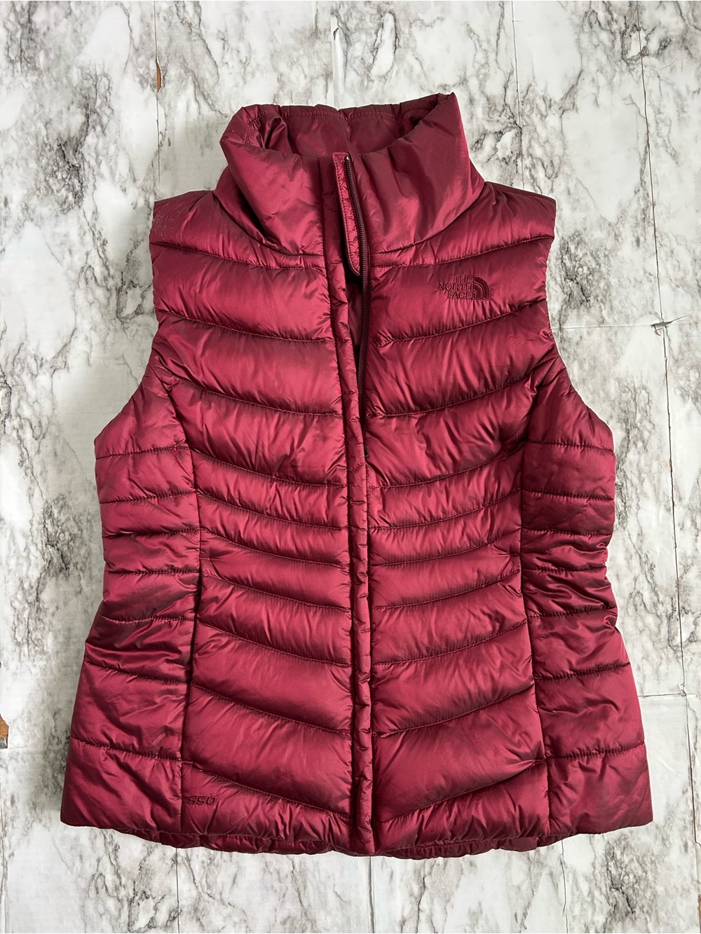 The North Face women medium Burgundy maroon Aconcagua Puffer Vest 550 Goose Down